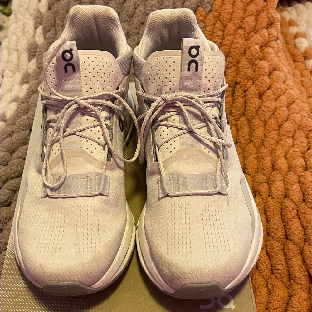 On Running Women's Sand/Fog Sneakers